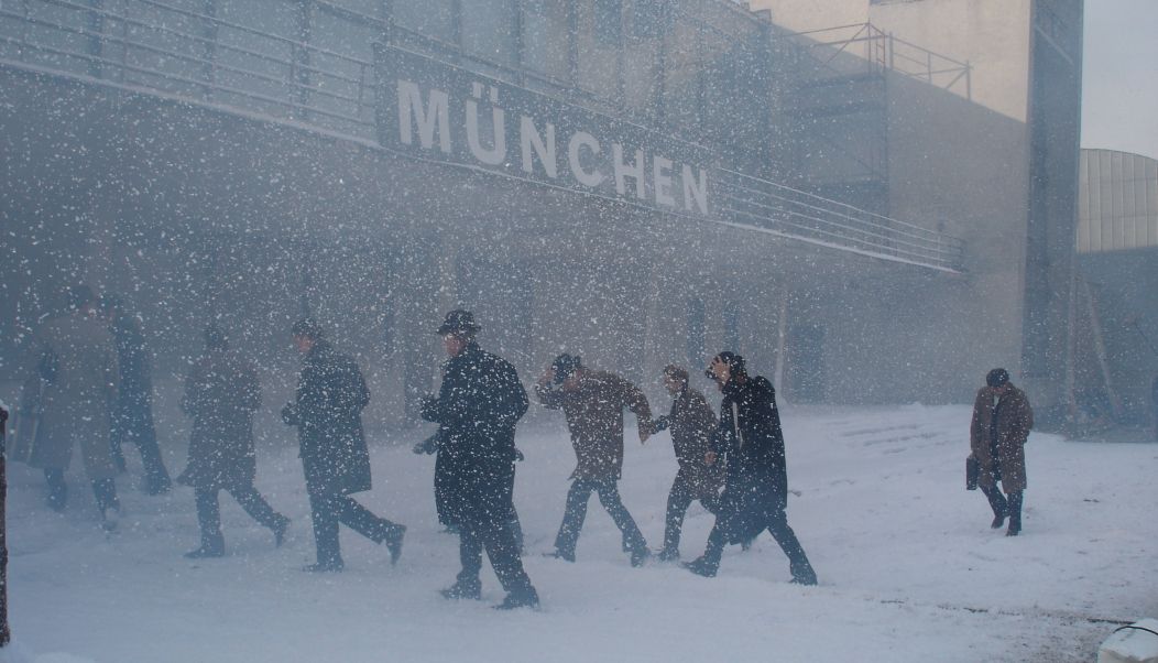 Surviving Disaster - Munich Air Crash